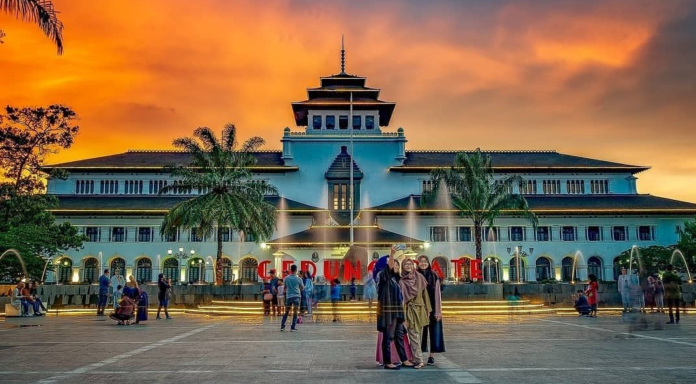 coffee shop terkenal di bandung